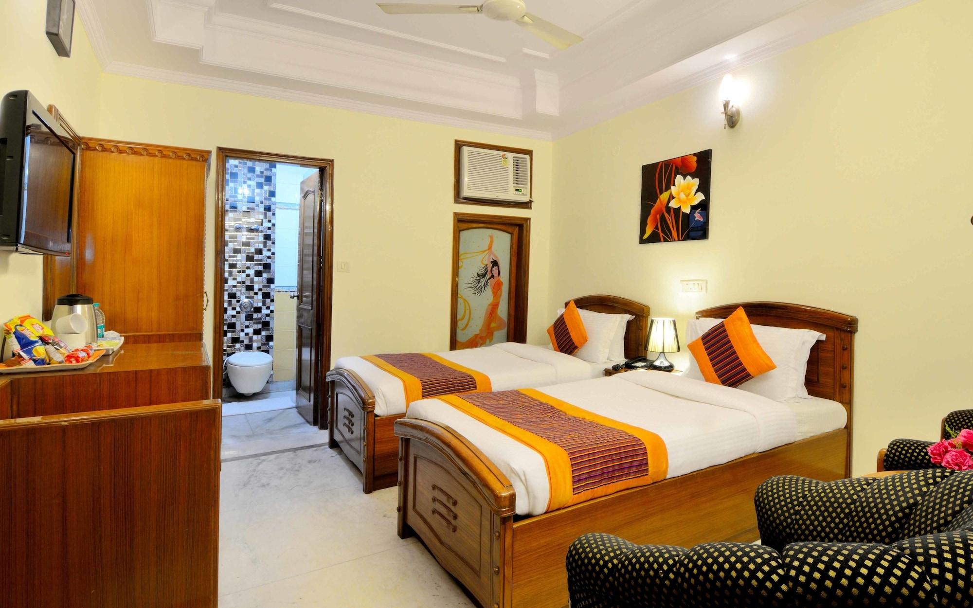 Hotel Pablas International, New Delhi, Near Metro Exteriör bild