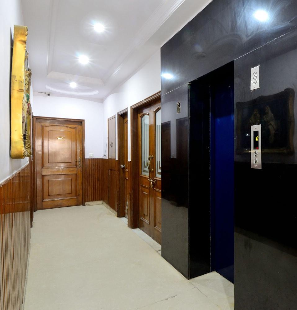 Hotel Pablas International, New Delhi, Near Metro Exteriör bild