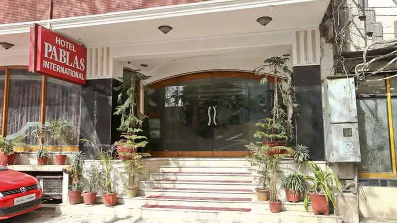Hotel Pablas International, New Delhi, Near Metro Exteriör bild