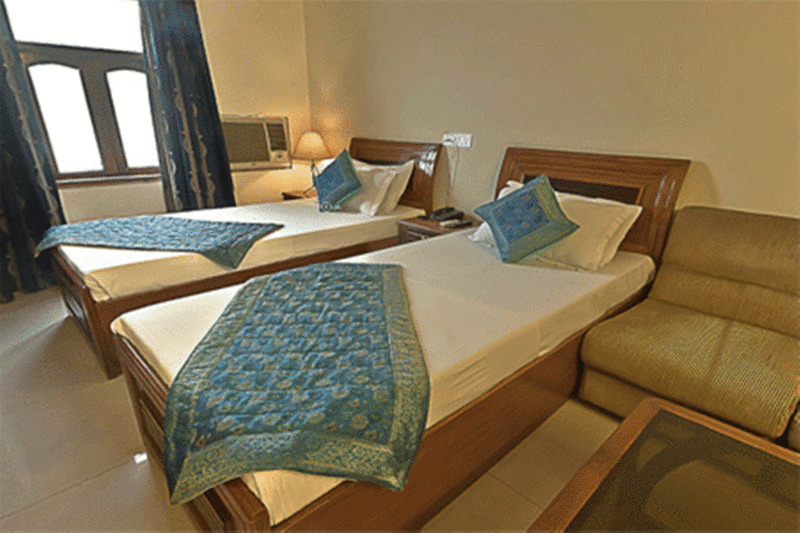 Hotel Pablas International, New Delhi, Near Metro Exteriör bild