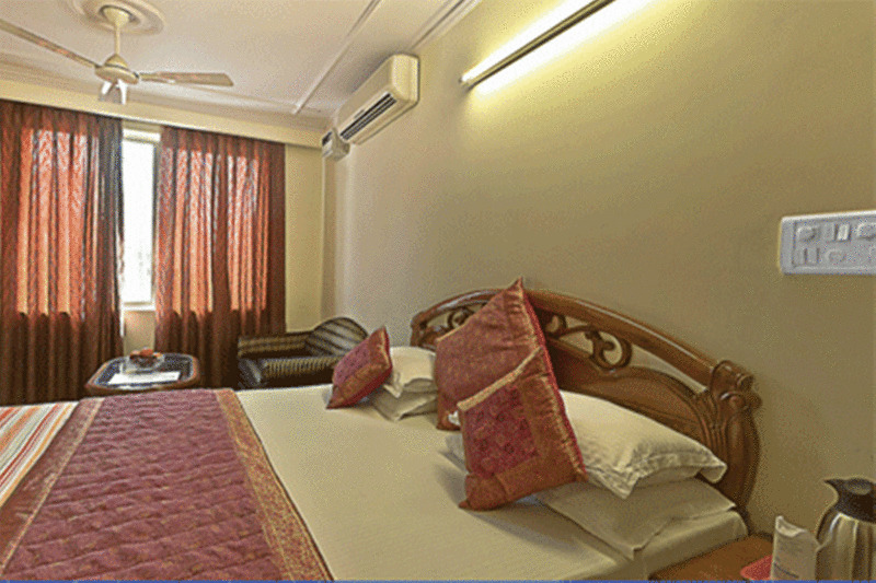 Hotel Pablas International, New Delhi, Near Metro Exteriör bild