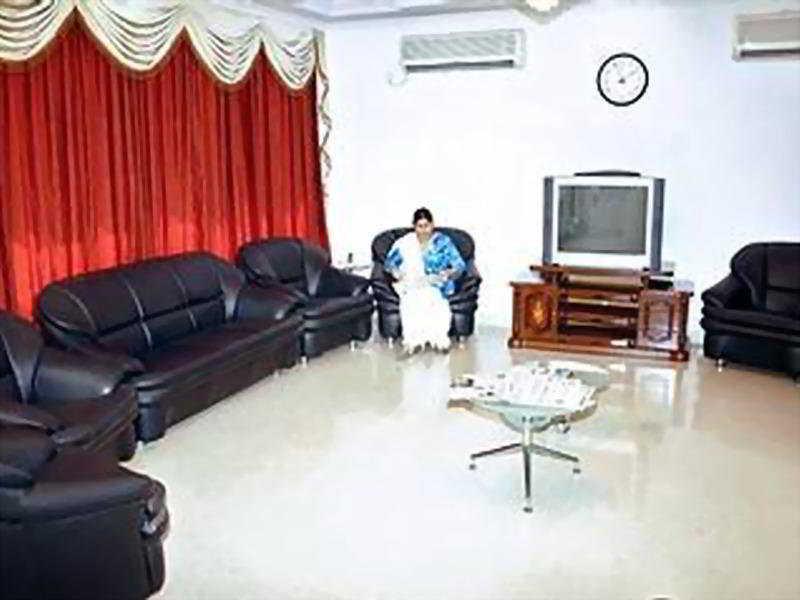Hotel Pablas International, New Delhi, Near Metro Exteriör bild