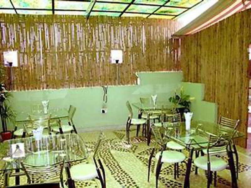 Hotel Pablas International, New Delhi, Near Metro Exteriör bild