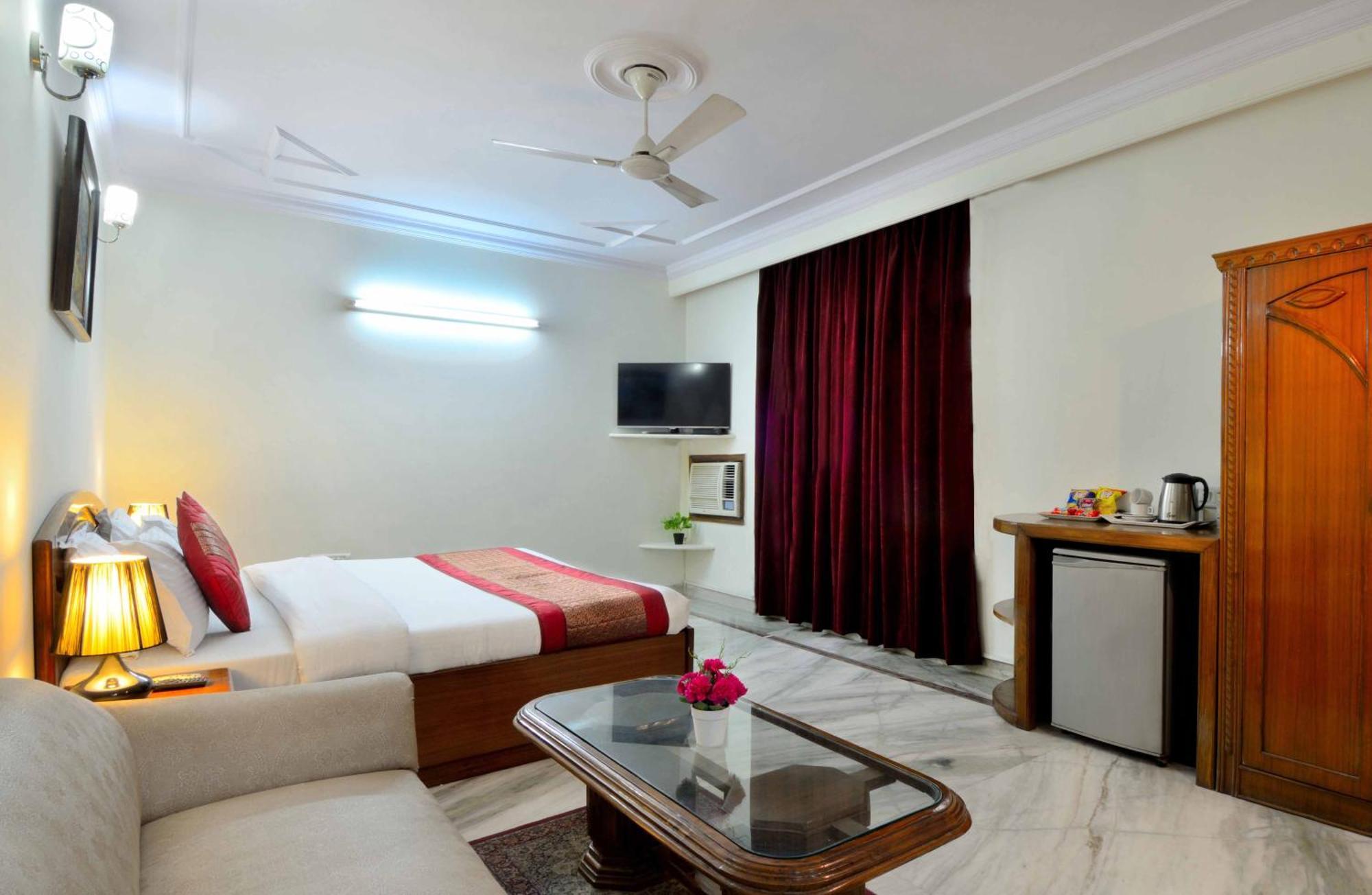 Hotel Pablas International, New Delhi, Near Metro Exteriör bild