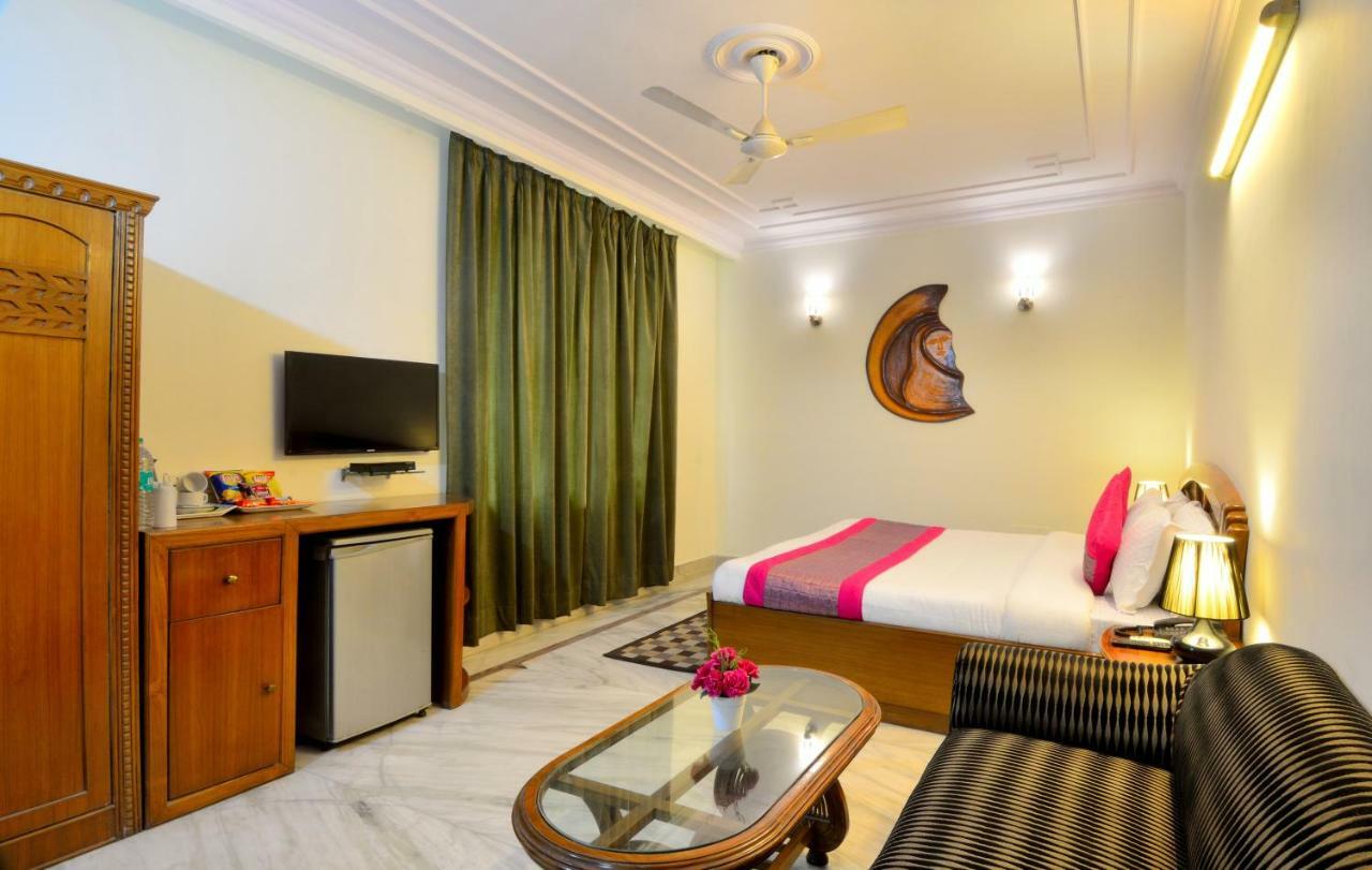 Hotel Pablas International, New Delhi, Near Metro Exteriör bild