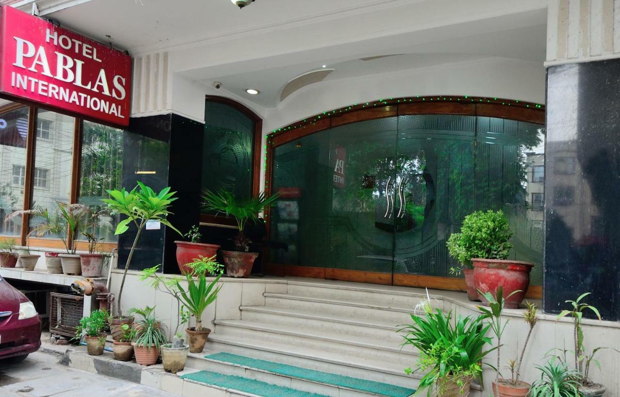 Hotel Pablas International, New Delhi, Near Metro Exteriör bild