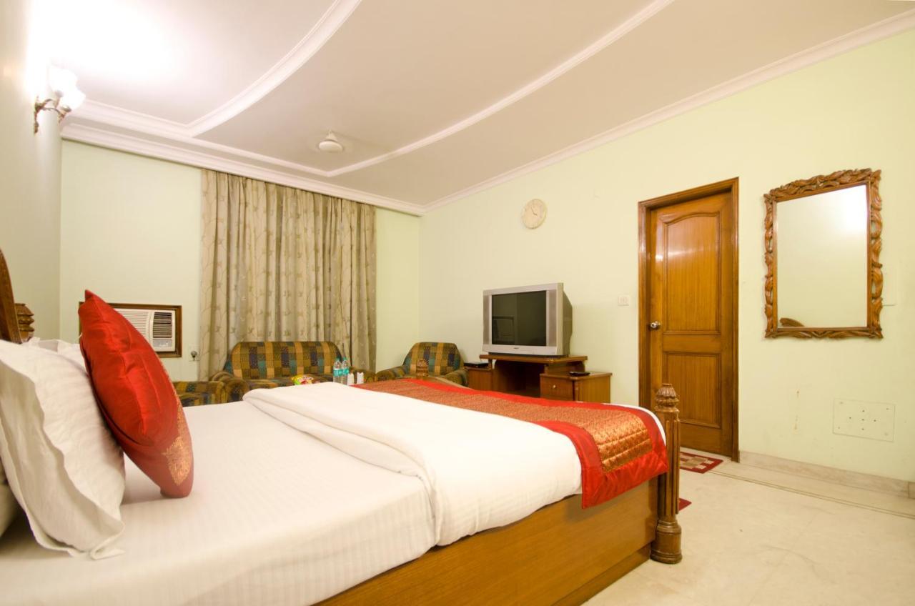 Hotel Pablas International, New Delhi, Near Metro Exteriör bild